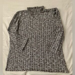 W5 Black and Gray Knit‎ Sweater
